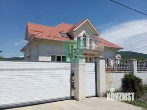 Дом 220м², 2-этажный, участок 10 сот.  