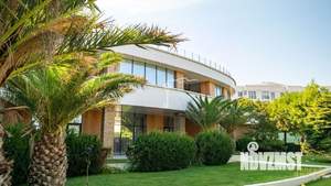 Дом 1911м&sup2;, 4-этажный, участок 36 сот.  