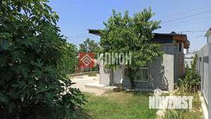 Дом 200м&sup2;, 3-этажный, участок 4 сот.  