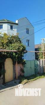 Дом 274м², 3-этажный, участок 4 сот.  