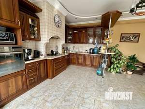 Дом 278м², 3-этажный, участок 10 сот.  