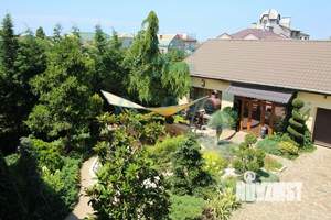 Дом 370м², 3-этажный, участок 8 сот.  