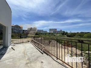 Дом 230м&sup2;, 2-этажный, участок 4 сот.  