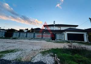 Дом 293м², 2-этажный, участок 8 сот.  