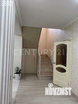 Дом 200м², 2-этажный, участок 6 сот.  