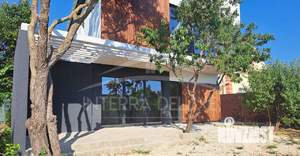 Дом 108м&sup2;, 2-этажный, участок 4 сот.  