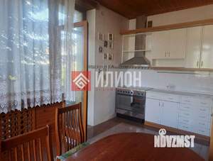 Дом 360м&sup2;, 3-этажный, участок 8 сот.  