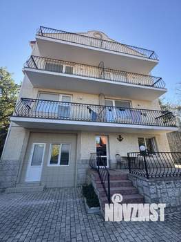 Дом 327м², 3-этажный, участок 5 сот.  