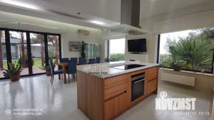 Дом 750м&sup2;, 2-этажный, участок 10 сот.  