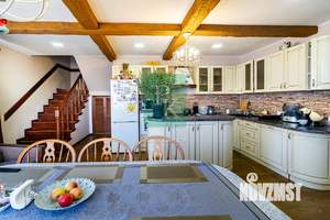 Дом 174м², 2-этажный, участок 5 сот.  