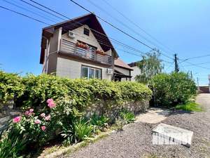 Дом 250м², 3-этажный, участок 6 сот.  