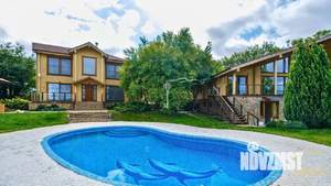 Коттедж 1200м², 2-этажный, участок 250 сот.  