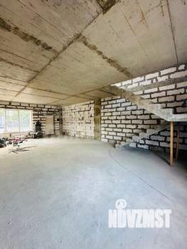 Дом 558м&sup2;, 2-этажный, участок 6 сот.  