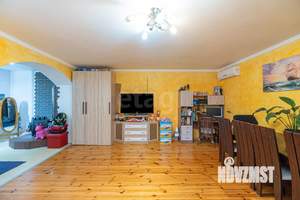 Дом 180м², 2-этажный, участок 5 сот.  