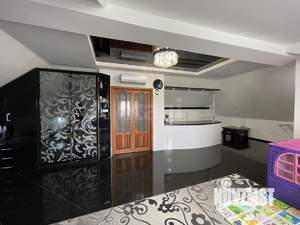 Дом 250м², 3-этажный, участок 4 сот.  