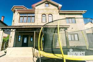 Дом 561м&sup2;, 3-этажный, участок 12 сот.  