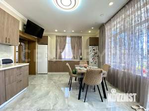 Дом 220м², 2-этажный, участок 10 сот.  