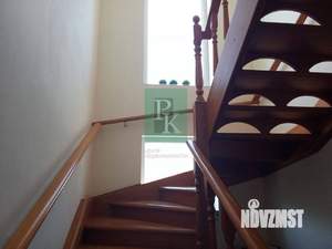Дом 220м², 2-этажный, участок 10 сот.  