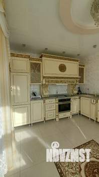 Дом 326м², 3-этажный, участок 9 сот.  