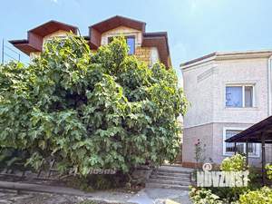 Дом 235м², 3-этажный, участок 3 сот.  