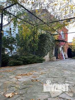 Дом 210м², 3-этажный, участок 6 сот.  