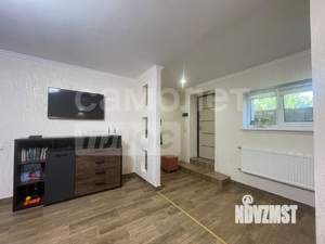 Дом 180м&sup2;, 3-этажный, участок 5 сот.  