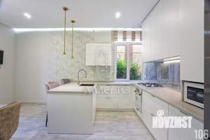 Дом 412м², 3-этажный, участок 4 сот.  