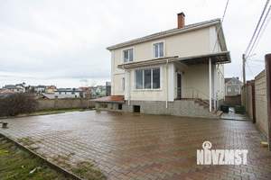 Дом 263м², 3-этажный, участок 6 сот.  