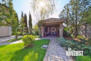 Дом 219м², 3-этажный, участок 6 сот.  