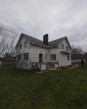 Дом 243м&sup2;, 2-этажный, участок 12 сот.  