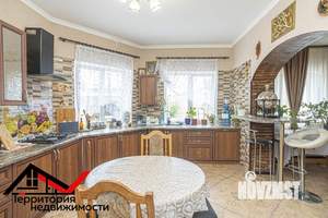 Дом 290м², 3-этажный, участок 5 сот.  