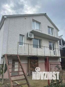 Дом 182м², 3-этажный, участок 4 сот.  