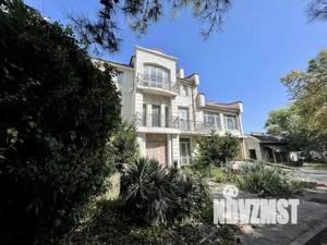 Таунхаус 686м&sup2;, 3-этажный, участок 22 сот.  