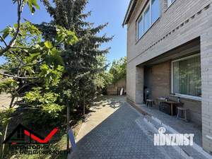 Дом 305м&sup2;, 2-этажный, участок 6 сот.  