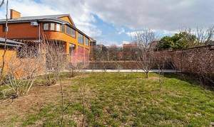 Дом 255м&sup2;, 2-этажный, участок 8 сот.  