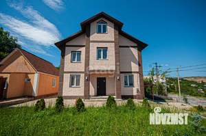 Дом 203м², 3-этажный, участок 10 сот.  