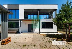 Дом 270м², 2-этажный, участок 10 сот.  