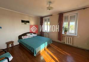 Дом 218м², 3-этажный, участок 3 сот.  