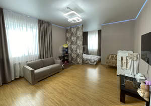 Дом 250м², 3-этажный, участок 4 сот.  