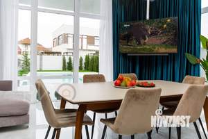 Дом 299м², 3-этажный, участок 4 сот.  