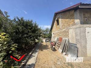 Дом 220м&sup2;, 2-этажный, участок 5 сот.  