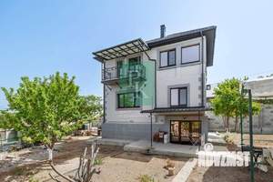 Дом 120м², 3-этажный, участок 4 сот.  