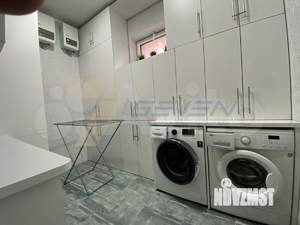 Дом 250м², 3-этажный, участок 4 сот.  