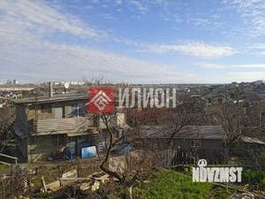 Дом 100м&sup2;, 2-этажный, участок 5 сот.  