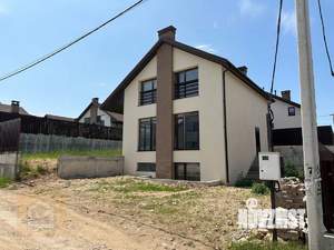 Коттедж 210м², 3-этажный, участок 5 сот.  