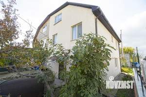 Дом 171м&sup2;, 3-этажный, участок 4 сот.  