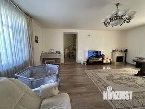 Дом 176м², 2-этажный, участок 6 сот.  
