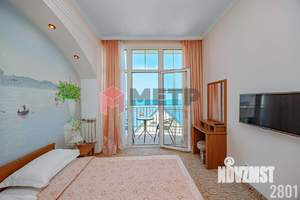 Коттедж 744м², 3-этажный, участок 6 сот.  
