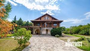 Дом 280м&sup2;, 3-этажный, участок 25 сот.  