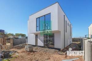 Дом 276м², 2-этажный, участок 6 сот.  